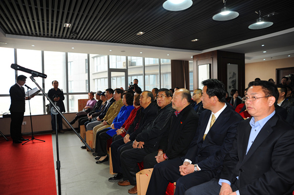 上海張大千大風堂藝術中心洛陽分中心揭牌儀式在開元礦業(yè)集團舉行