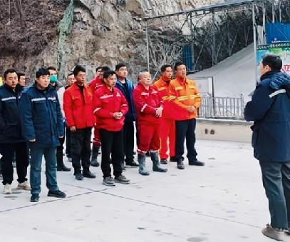 實(shí)戰(zhàn)演練，防患未“燃”｜雙河金礦開(kāi)展冬季火災(zāi)應(yīng)急預(yù)案演練